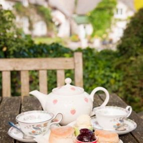 Ein typisch englischer  5 o'clock tea mitten im Grünen - die ideale Pause am Nachmittag
